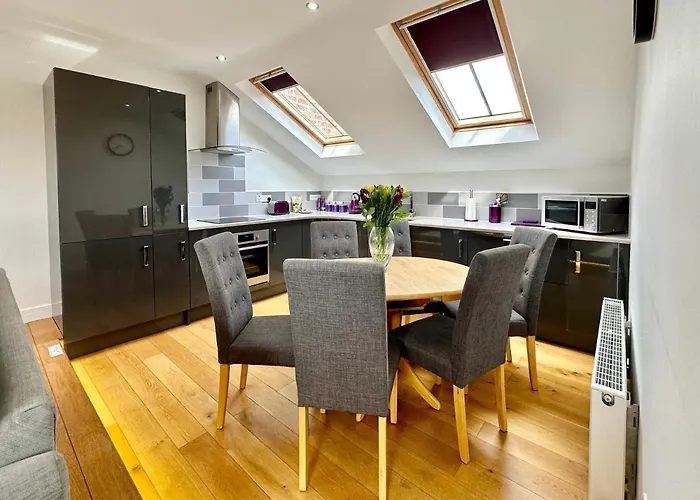 7 Bluebridge Court With Free Parking