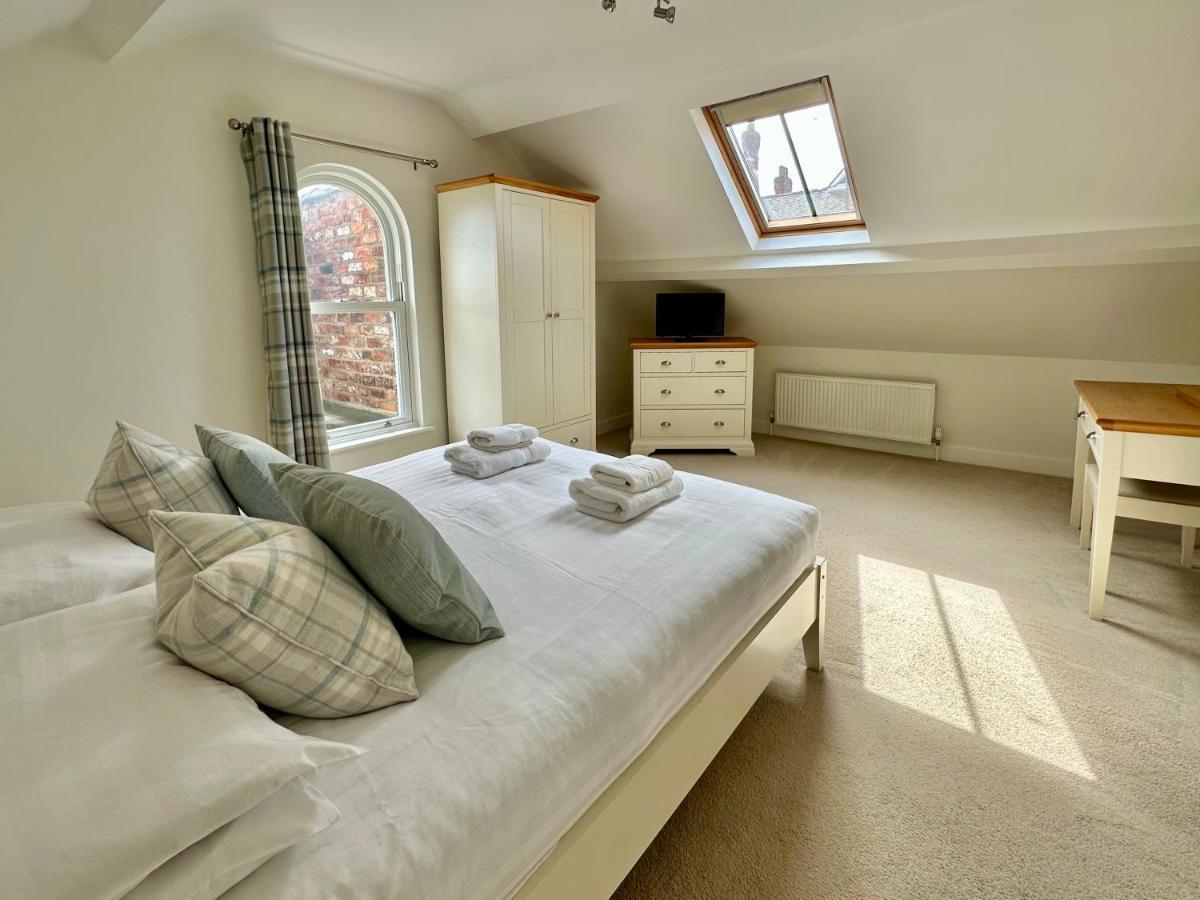 7 Bluebridge Court With Free Parking * York