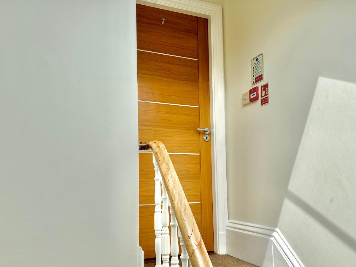 7 Bluebridge Court With Free Parking * York