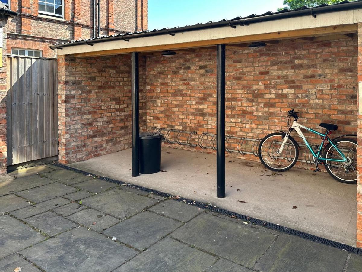 7 Bluebridge Court With Free Parking York