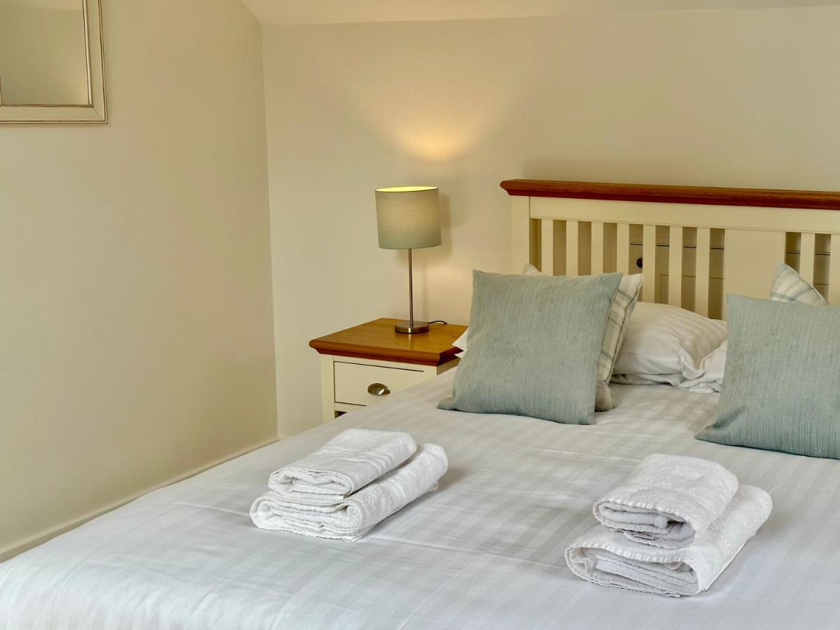 7 Bluebridge Court With Free Parking *