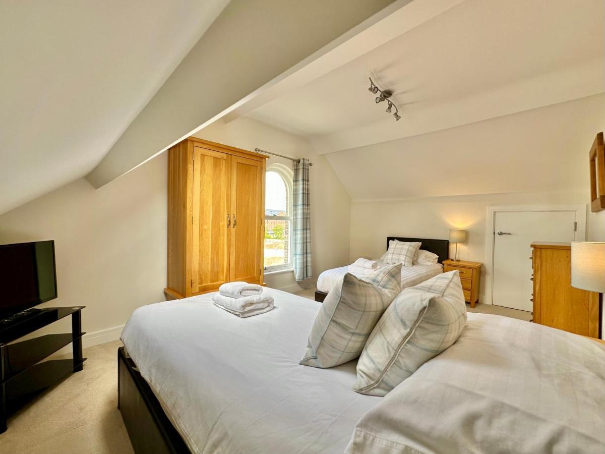 7 Bluebridge Court With Free Parking